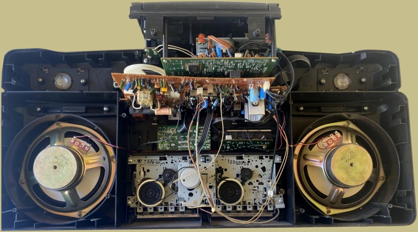 Lasonic CDX-931 Inside